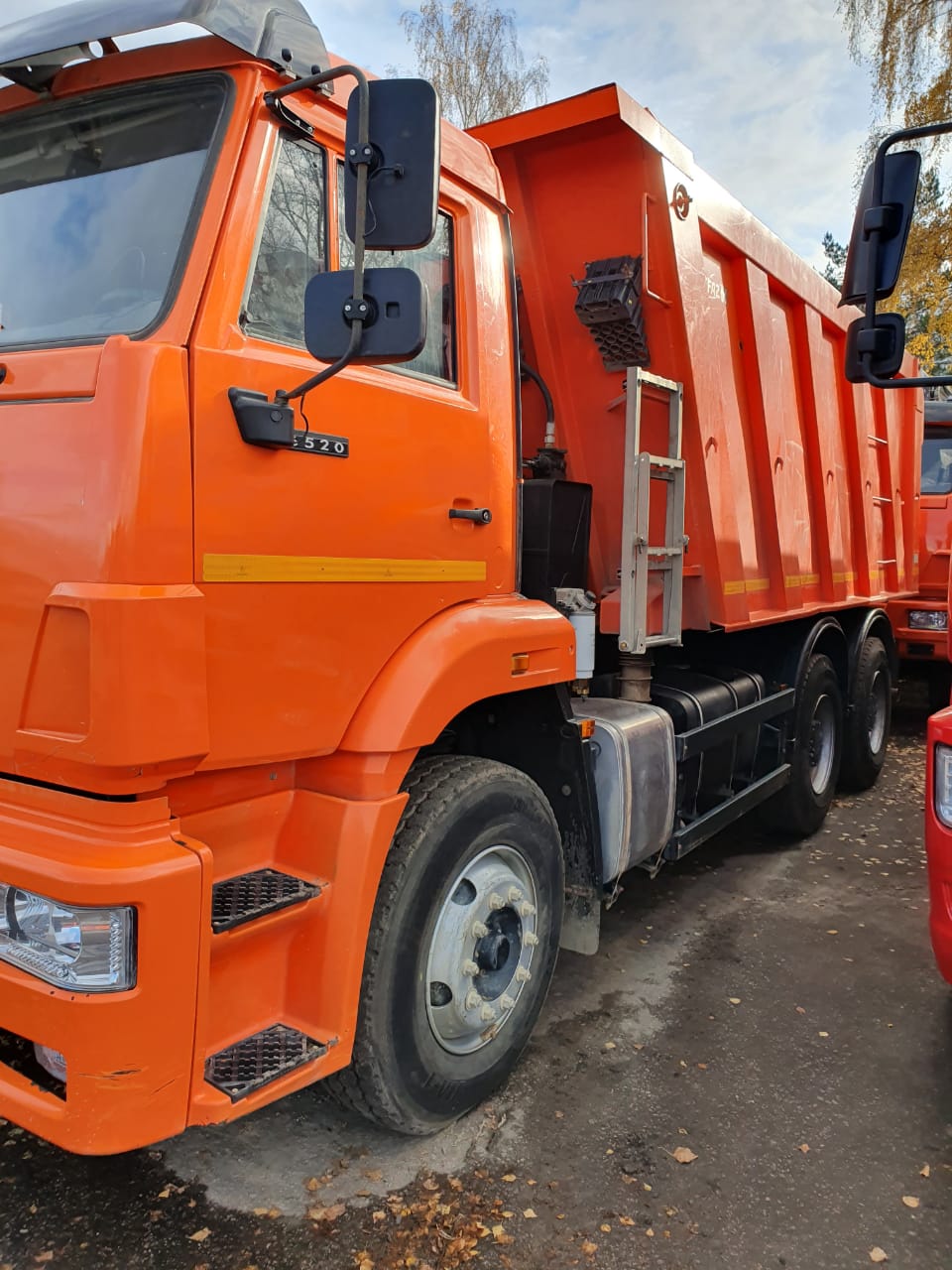 Грузавтоцентр камаз воронеж. Евро камаз воронеж. Евро камаз воронеж. Камаз 55111 с кузовом от 65115. Камаз euro 2.