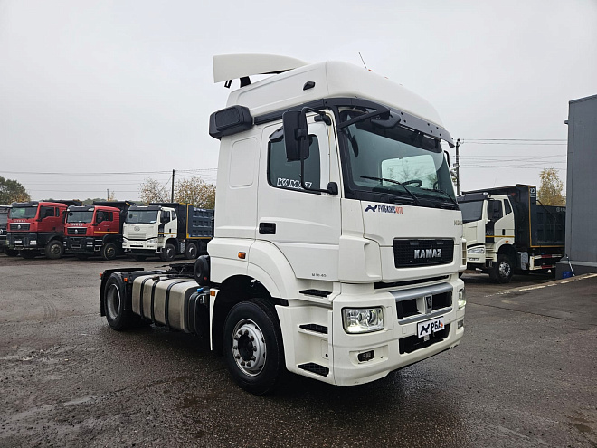 Купить бу Седельные тягачи в компании РусБизнесАвто – фото