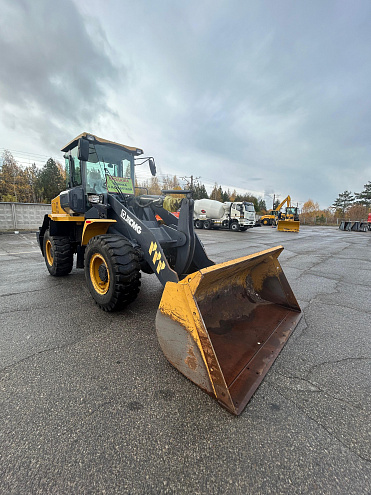 Купить бу Дорожно-строительная техника в компании РусБизнесАвто – фото