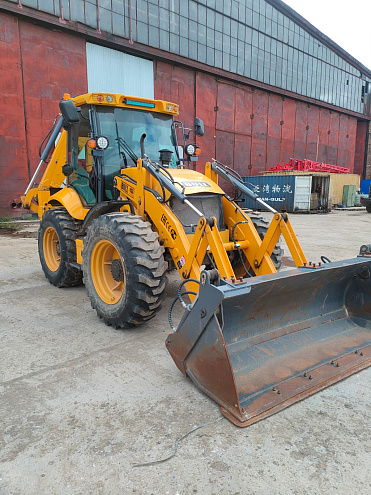 Купить бу Дорожно-строительная техника в компании РусБизнесАвто – фото