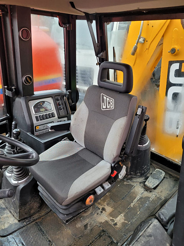 Купить бу Дорожно-строительная техника в компании РусБизнесАвто – фото