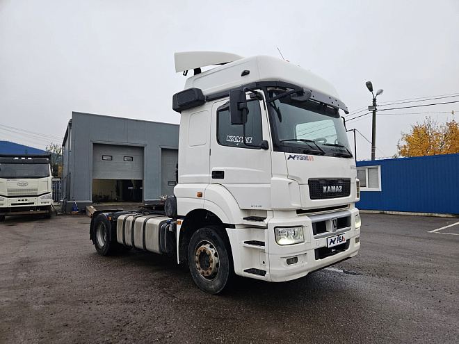 Купить бу Седельные тягачи в компании РусБизнесАвто – фото