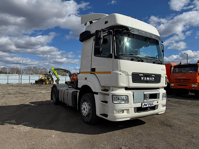 Купить бу Седельные тягачи в компании РусБизнесАвто – фото