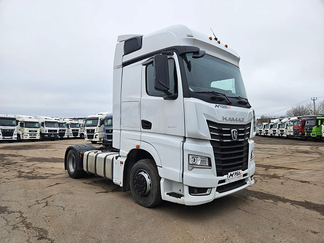Купить бу Седельные тягачи в компании РусБизнесАвто – фото