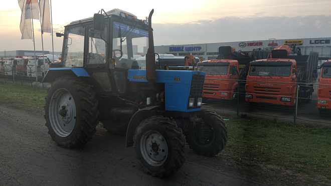 Купить бу Тракторная техника в компании РусБизнесАвто – фото