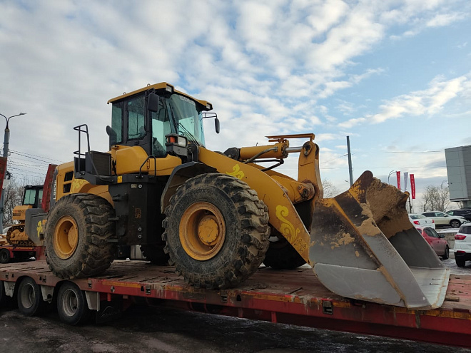 Купить бу Дорожно-строительная техника в компании РусБизнесАвто – фото